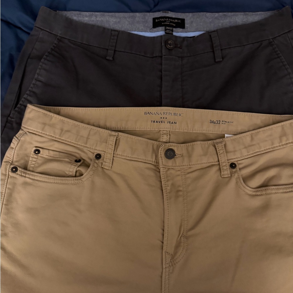 PAIR of Banana Republic Men's Chinos in Tan and Dark Gray